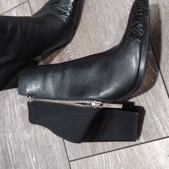 Donald Pliner black leather and stretch fabric zip booties. Size 5 - Picture 3 of 15